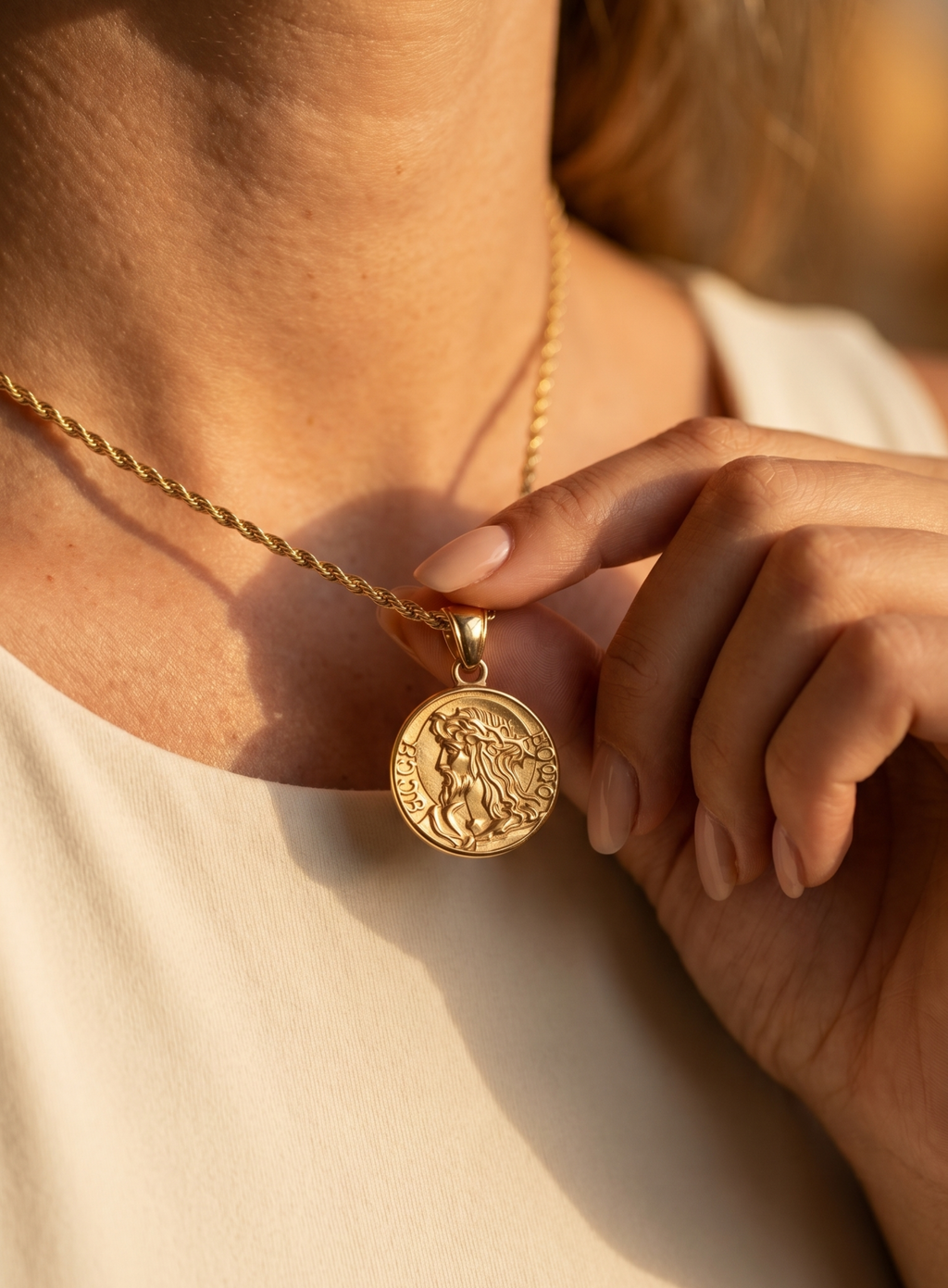 LADIES JESUS QUARTER NECKLACE